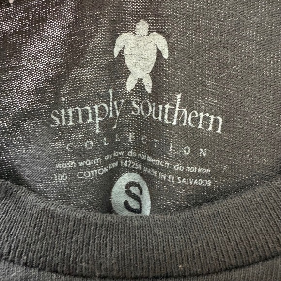 Simply Southern Black Long Sleeve Christmas Pineapple Print Elbow Patch Size S - Picture 3 of 5